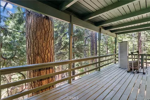 Exterior - 582 Grass Valley Ct, Lake Arrowhead, CA 92352 photo 4 of 8