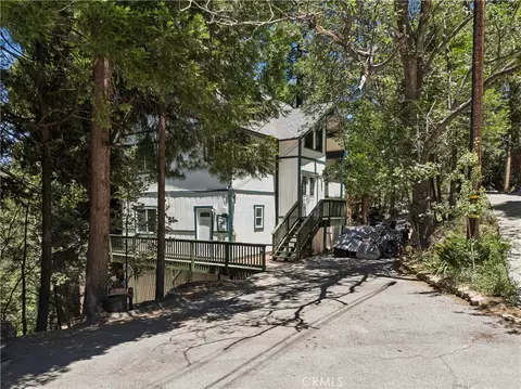 Exterior - 582 Grass Valley Ct, Lake Arrowhead, CA 92352 photo 7 of 8