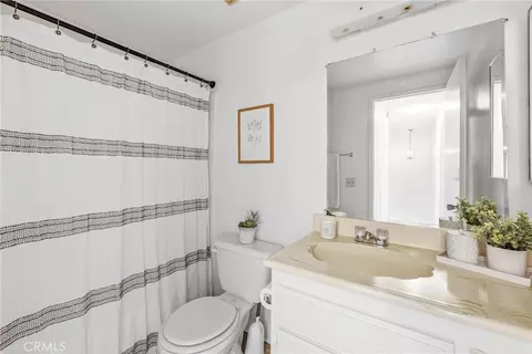 Bath - 2061 W Redlands Blvd #18C, Redlands, CA 92373 photo 1 of 2