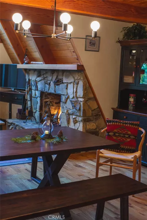 Dining - 349 Castle Gate, Lake Arrowhead, CA 92352 photo 4 of 6