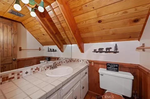 Bath - 349 Castle Gate, Lake Arrowhead, CA 92352 photo 4 of 6