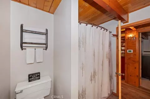 Bath - 349 Castle Gate, Lake Arrowhead, CA 92352 photo 6 of 6