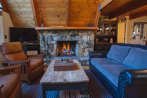 Living - 349 Castle Gate, Lake Arrowhead, CA 92352 photo 4 of 7