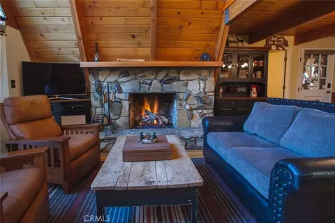 Living - 349 Castle Gate, Lake Arrowhead, CA 92352 photo 4 of 6