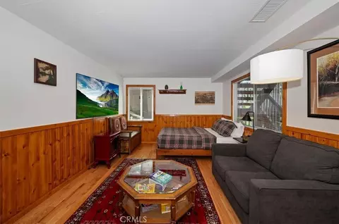 Bedroom - 349 Castle Gate, Lake Arrowhead, CA 92352 photo 6 of 12