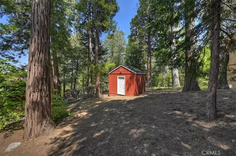 Exterior - 349 Castle Gate, Lake Arrowhead, CA 92352 photo 13 of 14