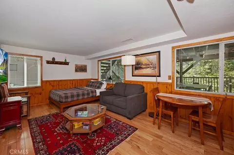 Bedroom - 349 Castle Gate, Lake Arrowhead, CA 92352 photo 5 of 12