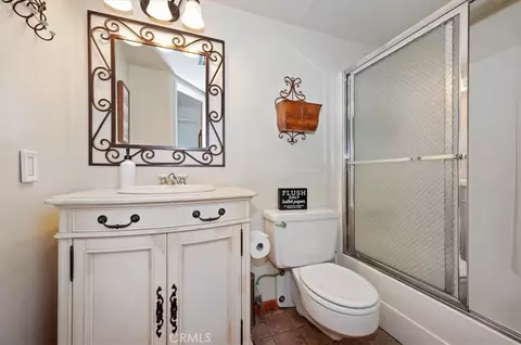 Bath - 349 Castle Gate, Lake Arrowhead, CA 92352 photo 5 of 6