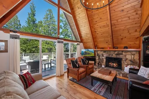Living - 349 Castle Gate, Lake Arrowhead, CA 92352 photo 1 of 7