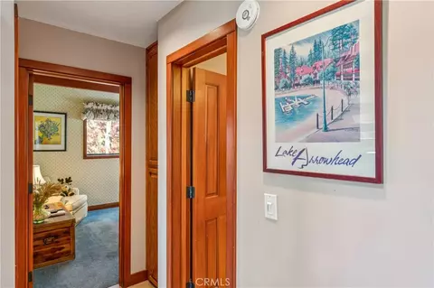 Entry Way - 1369 Yellowstone, Lake Arrowhead, CA 92352 photo 4 of 6