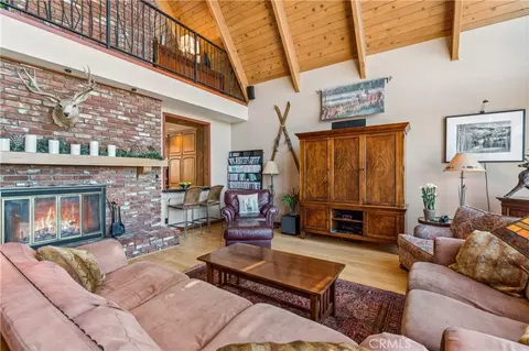 Living - 1369 Yellowstone, Lake Arrowhead, CA 92352 photo 2 of 8