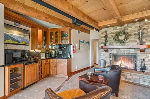 Living - 1369 Yellowstone, Lake Arrowhead, CA 92352 photo 4 of 8