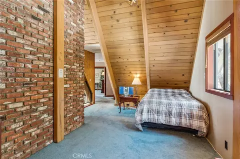 Bedroom - 1369 Yellowstone, Lake Arrowhead, CA 92352 photo 6 of 10