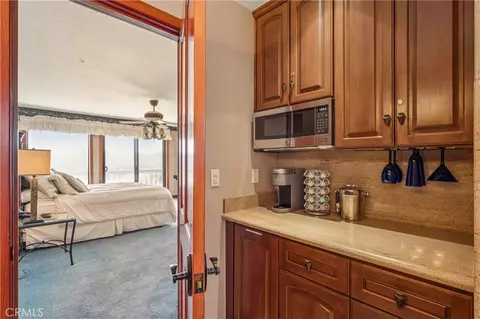 Bedroom - 1369 Yellowstone, Lake Arrowhead, CA 92352 photo 9 of 10