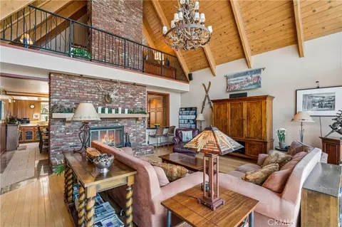 Living - 1369 Yellowstone, Lake Arrowhead, CA 92352 photo 8 of 8