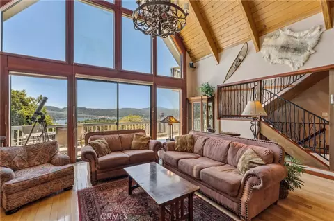 Living - 1369 Yellowstone, Lake Arrowhead, CA 92352 photo 7 of 8