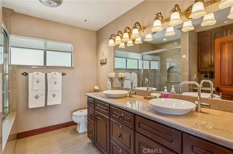 Bath - 1369 Yellowstone, Lake Arrowhead, CA 92352 photo 2 of 5