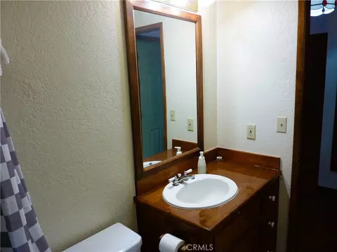 Bath - 21531 Sawpit Canyon Rd, Cedarpines Park, CA 92322 photo 3 of 8