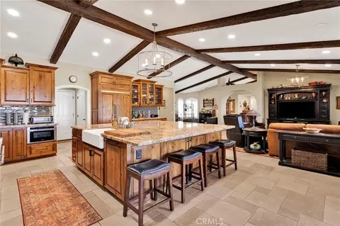 Kitchen - 18550 Eucalyptus, Hesperia, CA 92345 photo 5 of 6