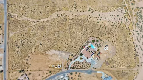 View/Area - 18550 Eucalyptus, Hesperia, CA 92345 photo 6 of 13