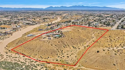 View/Area - 18550 Eucalyptus, Hesperia, CA 92345 photo 4 of 13