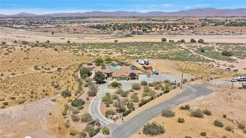 View/Area - 18550 Eucalyptus, Hesperia, CA 92345 photo 5 of 13
