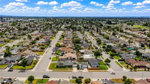 View/Area - 9371 Vernon Ave, Montclair, CA 91763 photo 10 of 13