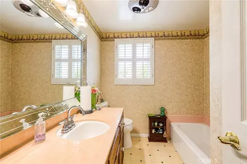 Bath - 9371 Vernon Ave, Montclair, CA 91763 photo 3 of 4
