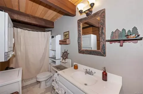 Bath - 756 Cedar, Sugarloaf, CA 92386 photo 1 of 1