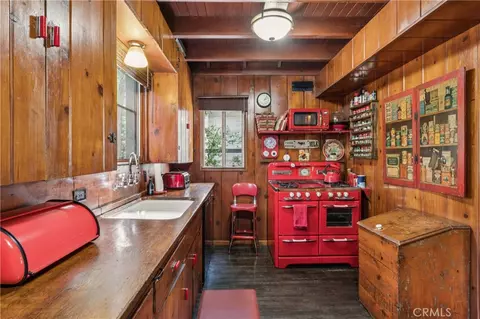 Kitchen - 238 Maple Dr, Lake Arrowhead, CA 92352 photo 2 of 2