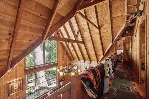 Entry Way - 238 Maple Dr, Lake Arrowhead, CA 92352 photo 3 of 3