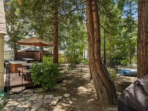Exterior - 238 Maple Dr, Lake Arrowhead, CA 92352 photo 7 of 8