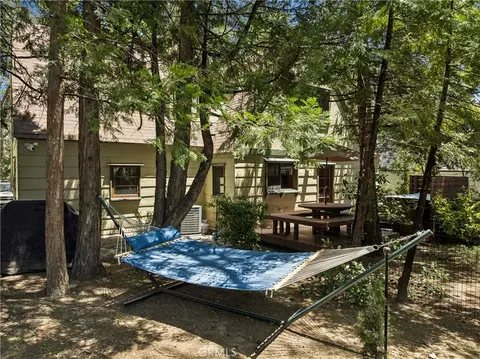 Exterior - 238 Maple Dr, Lake Arrowhead, CA 92352 photo 5 of 8