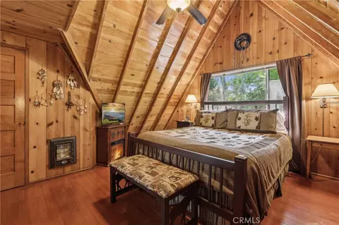 Bedroom - 238 Maple Dr, Lake Arrowhead, CA 92352 photo 3 of 4