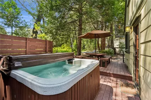 Exterior - 238 Maple Dr, Lake Arrowhead, CA 92352 photo 2 of 8