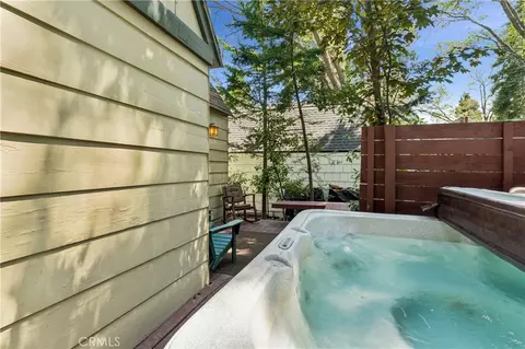 Exterior - 238 Maple Dr, Lake Arrowhead, CA 92352 photo 3 of 8