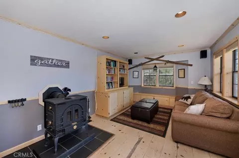 Living - 764 Menlo, Big Bear Lake, CA 92315 photo 4 of 4