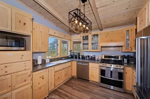 Kitchen - 764 Menlo, Big Bear Lake, CA 92315 photo 1 of 5