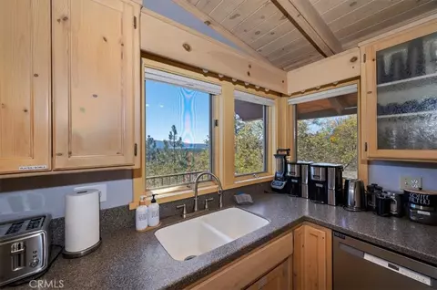 Kitchen - 764 Menlo, Big Bear Lake, CA 92315 photo 5 of 5