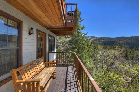 Exterior - 764 Menlo, Big Bear Lake, CA 92315 photo 6 of 8