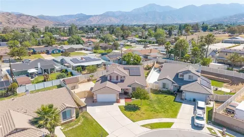 View/Area - 33852 Glenoaks, Yucaipa, CA 92399 photo 2 of 5