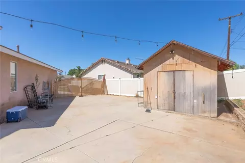Exterior - 33852 Glenoaks, Yucaipa, CA 92399 photo 10 of 12