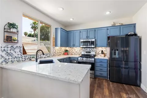 Kitchen - 33852 Glenoaks, Yucaipa, CA 92399 photo 2 of 3
