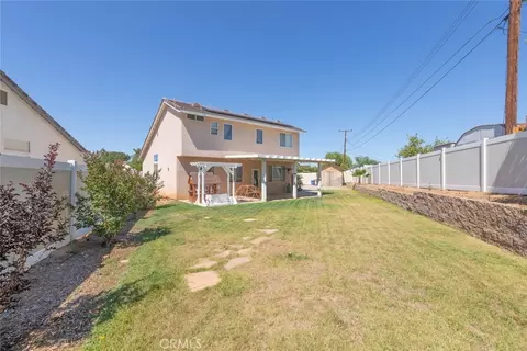 Exterior - 33852 Glenoaks, Yucaipa, CA 92399 photo 6 of 12