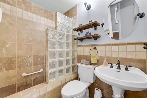 Bath - 6225 Cliff Ct, Riverside, CA 92506 photo 1 of 2