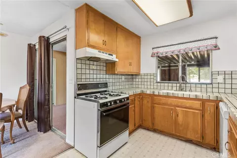 Kitchen - 11965 Peach Tree, Yucaipa, CA 92399 photo 2 of 3