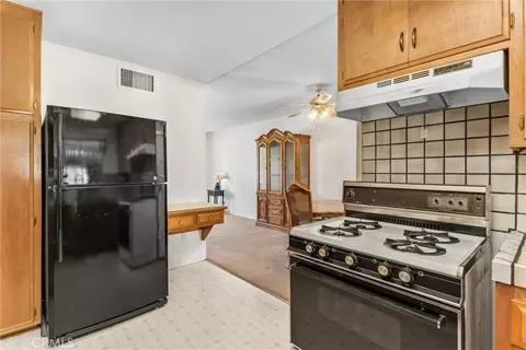 Kitchen - 11965 Peach Tree, Yucaipa, CA 92399 photo 3 of 3