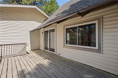 Exterior - 31041 Wild Oak, Running Springs, CA 92382 photo 3 of 10