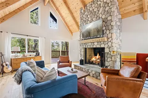 27363 Elmwood Dr, Lake Arrowhead, CA 92352