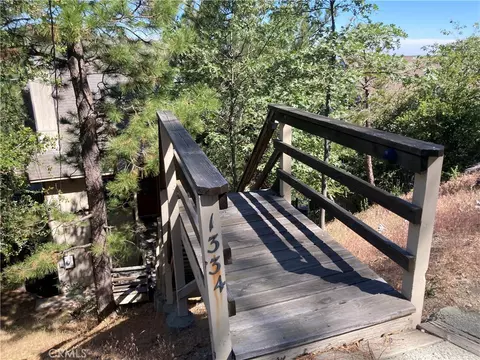 1334 St Anton, Lake Arrowhead, CA 92352